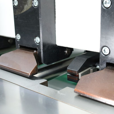 Retour Verticale V Snijmachine Automatisch V die Machine met Twee Hulpmiddelhouders groeven